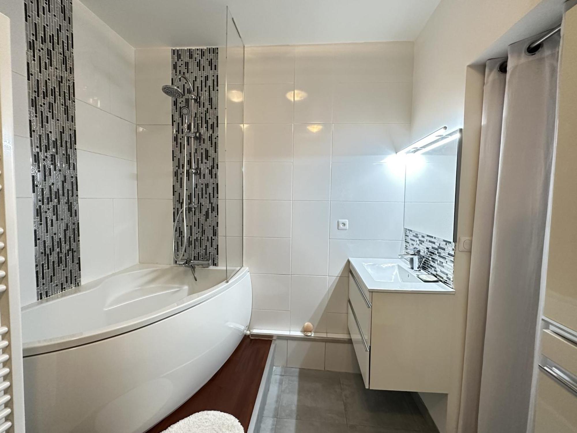 Grand T3 Bis Chaleureux Avec Terrasse, Ascenseur Et Parking Gratuit, A Deux Pas De La Place Castellane - Fr-1-309-151 Port Vendres Dış mekan fotoğraf